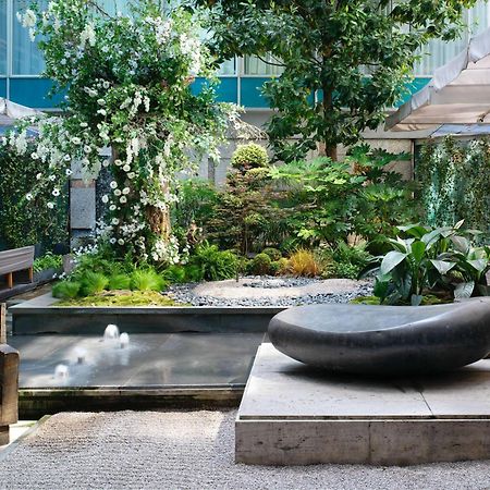 โรงแรมแซนเดอร์สัน ลอนดอน ภายนอก รูปภาพ The garden at the Mandarin Oriental, London