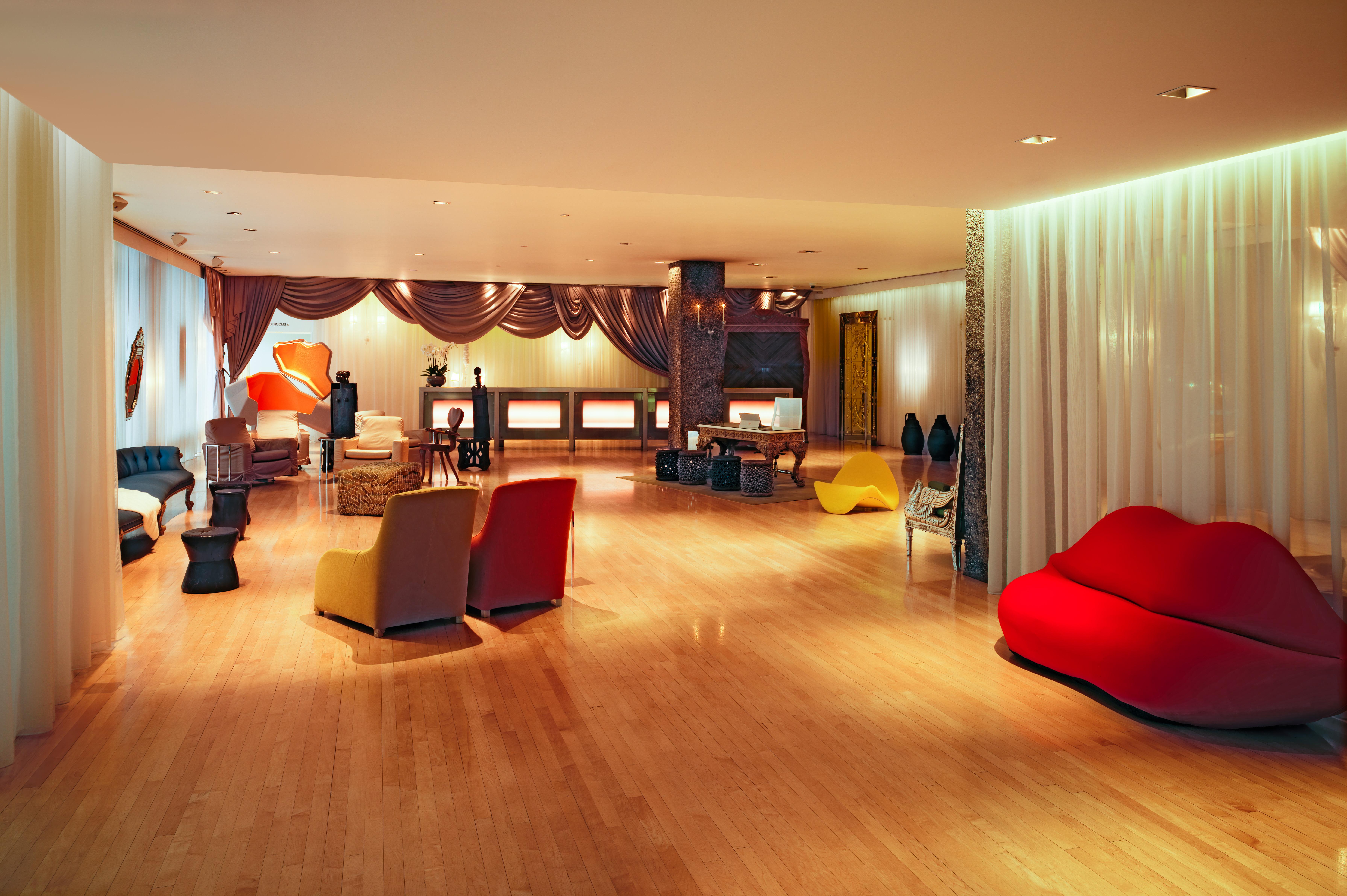 โรงแรมแซนเดอร์สัน ลอนดอน ภายนอก รูปภาพ The interior of the lounge