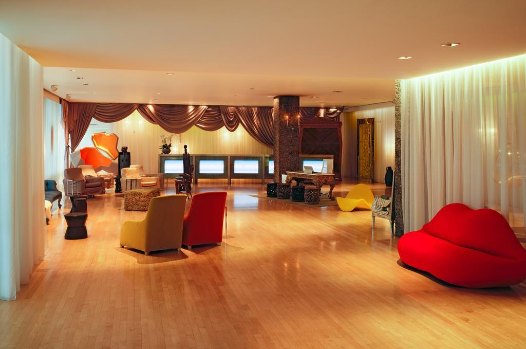 โรงแรมแซนเดอร์สัน ลอนดอน ภายนอก รูปภาพ The interior of the hotel